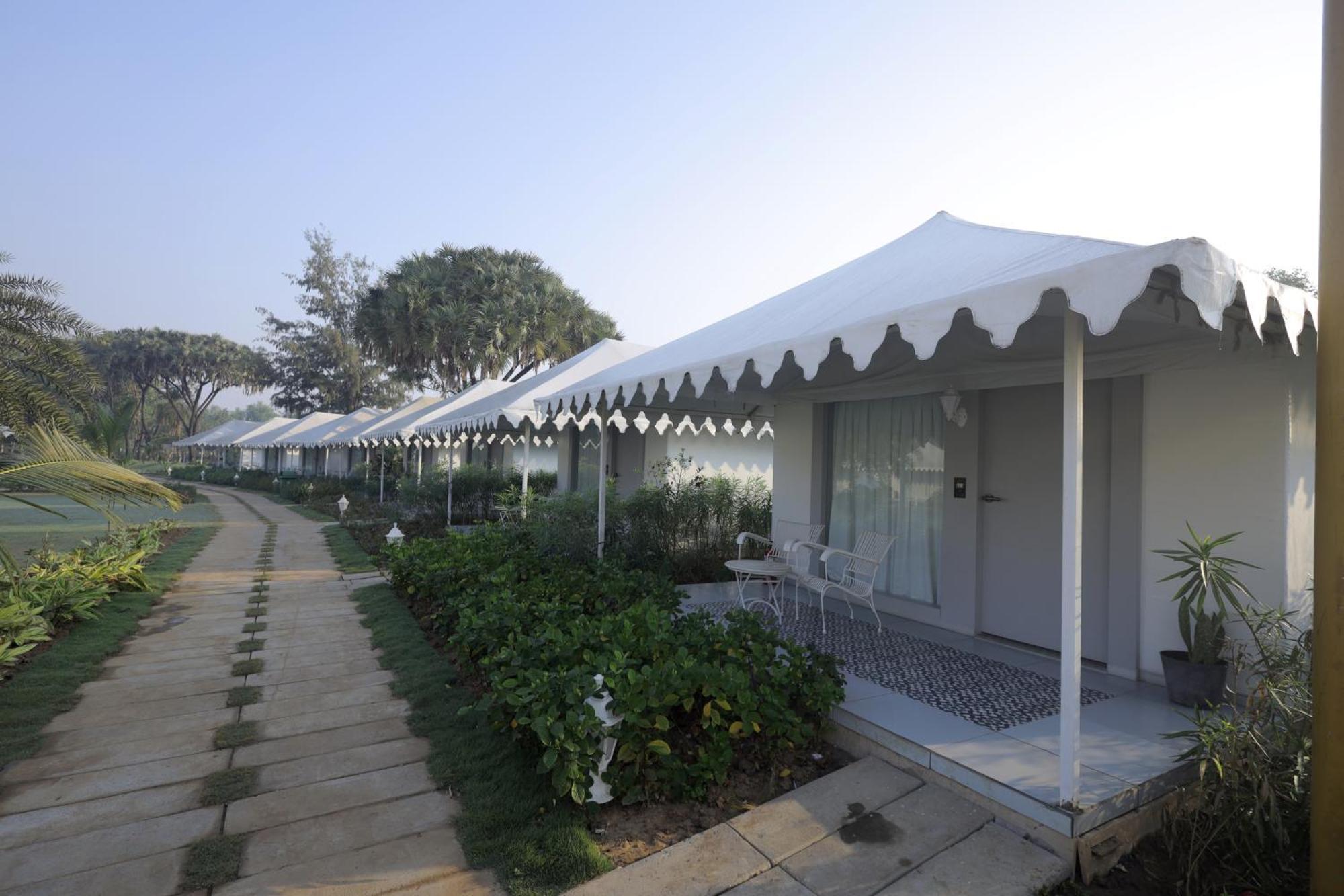 The Fern Seaside Luxurious Tent Resort Даман Екстериор снимка
